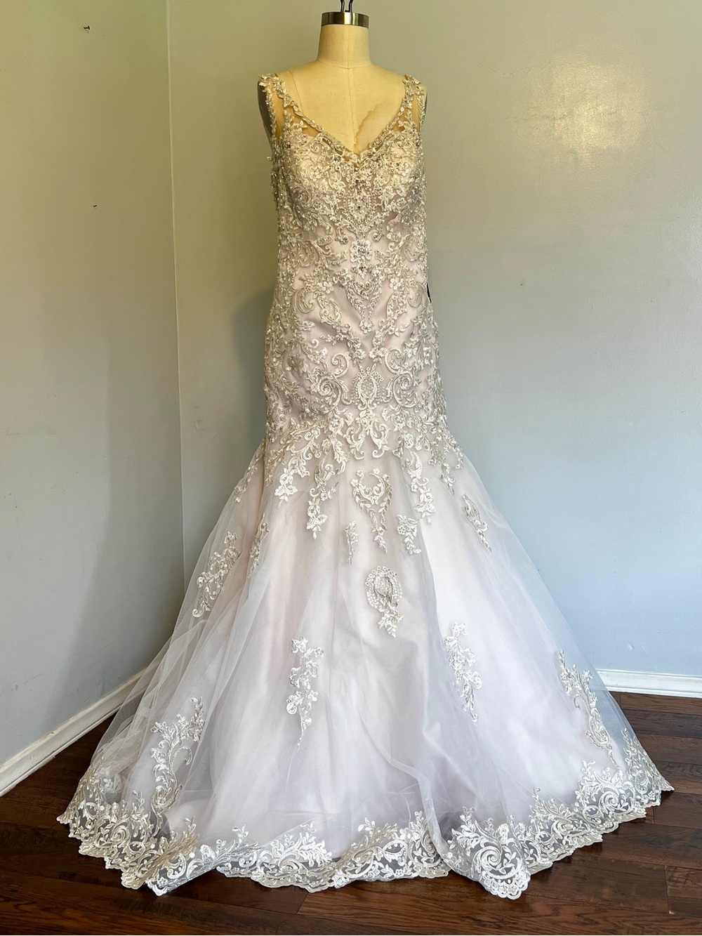 Ivory-Blush Lace Mermaid Wedding Dress - Picture 4 of 10